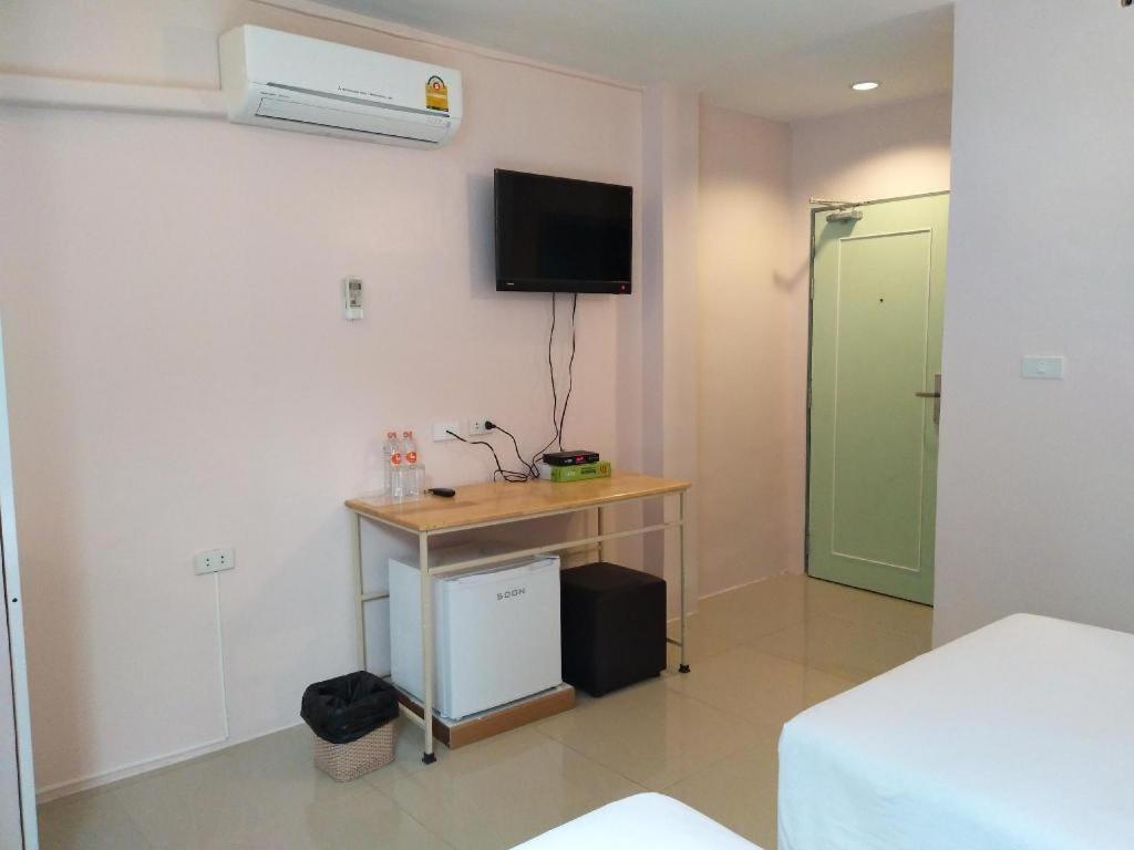 Bird Room Hotel - Pratunam Bangkok Exterior photo
