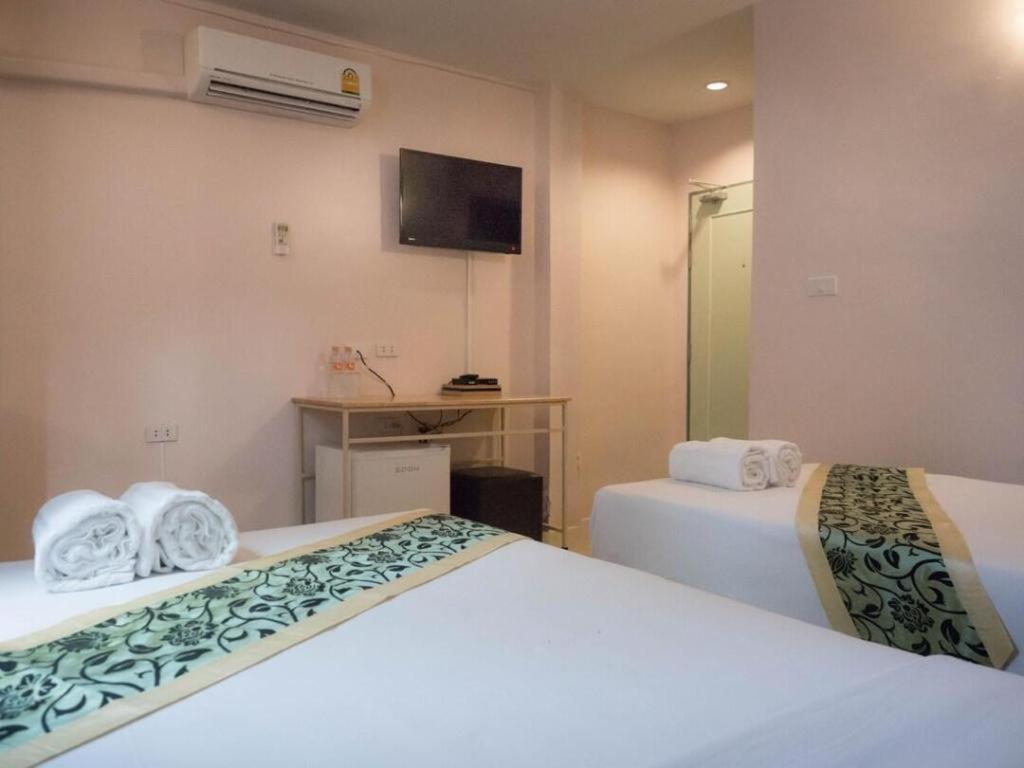 Bird Room Hotel - Pratunam Bangkok Exterior photo