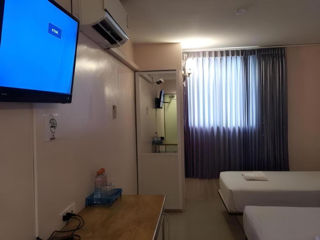 Bird Room Hotel - Pratunam Bangkok Exterior photo