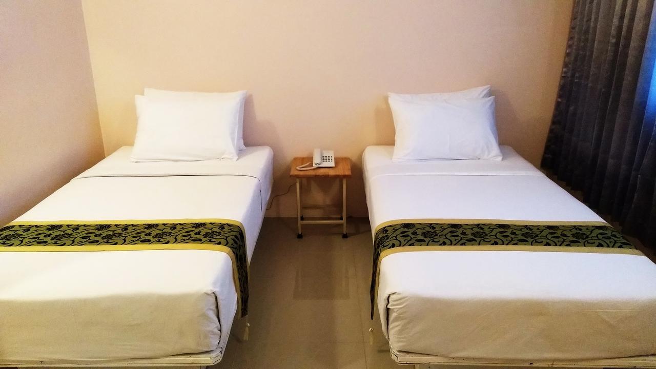 Bird Room Hotel - Pratunam Bangkok Exterior photo