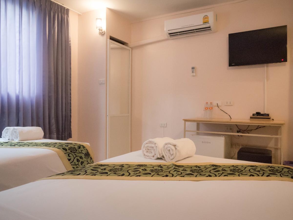 Bird Room Hotel - Pratunam Bangkok Exterior photo